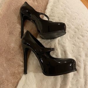 Brigitte Bailey by Pour La Victoire Patent leather Mary Jane heels
